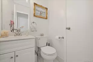 127 Laurel Ln, Wantagh, NY 11793 - Photo 19