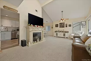 127 Laurel Ln, Wantagh, NY 11793 - Photo 5