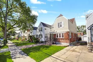 89-26 210th St, Queens Village, NY 11427 - Photo 3