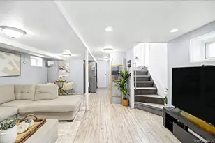89-26 210th St, Queens Village, NY 11427 - Photo 13