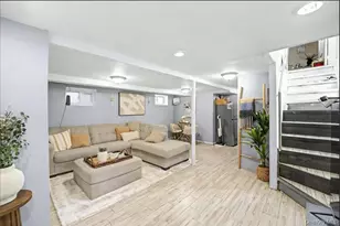 89-26 210th St, Queens Village, NY 11427 - Photo 11