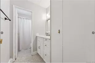 1085 Warburton Ave, Yonkers, NY 10701 - Photo 7