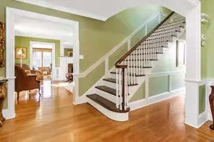 21 Bayview Ave, Great Neck, NY 11021 - Photo 3