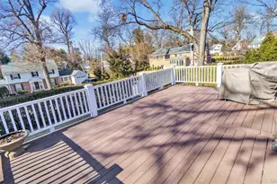 21 Bayview Ave, Great Neck, NY 11021 - Photo 19