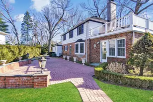 21 Bayview Ave, Great Neck, NY 11021 - Photo 27