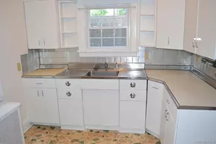 53 Ogden Ave, White Plains, NY 10605 - Photo 9