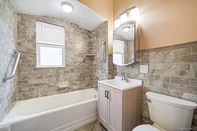 44 Elizabeth Avenue, Smithtown, NY 11787 - Photo 15