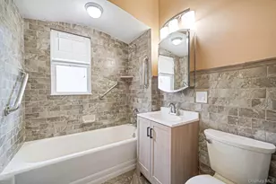 44 Elizabeth Ave, Smithtown, NY 11787 - Photo 15