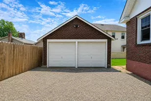 44 Elizabeth Ave, Smithtown, NY 11787 - Photo 5