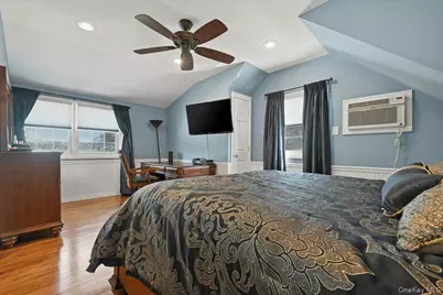 1022 White Birch Lane, Wantagh, NY 11793 - Photo 19