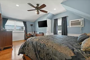1022 White Birch Ln, Wantagh, NY 11793 - Photo 19
