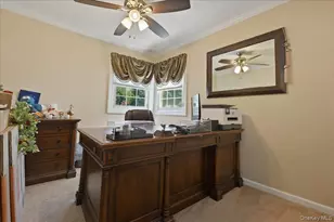 1022 White Birch Ln, Wantagh, NY 11793 - Photo 15