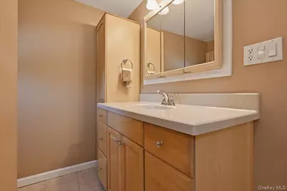 1022 White Birch Lane, Wantagh, NY 11793 - Photo 23
