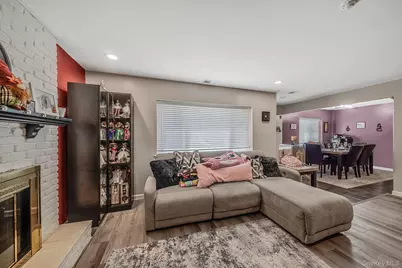515 Picasso Way #515, Middle Island, NY 11953 - Photo 7