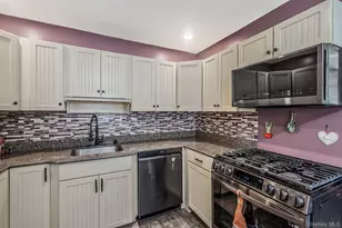 515 Picasso Way, Middle Island, NY 11953 - Photo 9