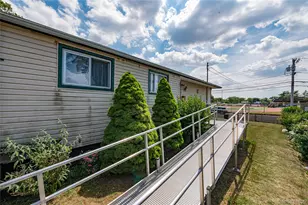 53 N 1st St, Deer Park, NY 11729 - Photo 15
