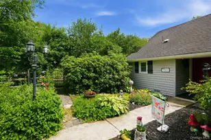 2 Maple Ln, Hyde Park, NY 12538 - Photo 9