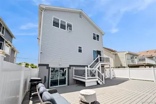 663 Arthur St, Baldwin, NY 11510 - Photo 23
