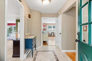 9 Dillmont Dr, Smithtown, NY 11787 - Photo 3
