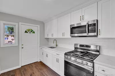 863 Prospect Avenue, Westbury, NY 11590 - Photo 7