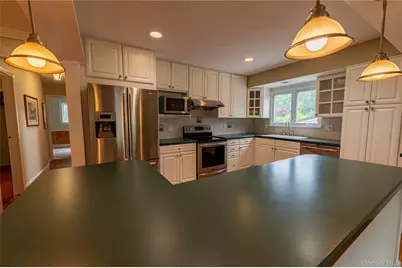 95 Haven Avenue, Ronkonkoma, NY 11779 - Photo 5