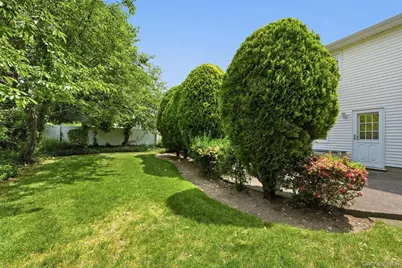 2367 Aron Drive E, Seaford, NY 11783 - Photo 29