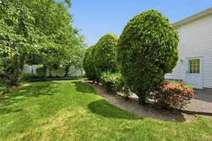 2367 Aron Dr E, Seaford, NY 11783 - Photo 29