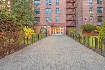 33-44 Junction Boulevard #2V, Jackson Heights, NY 11372 - Photo 3