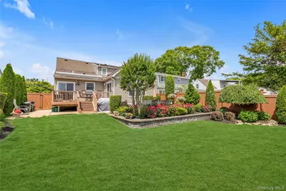 2163 Spruce Street, Wantagh, NY 11793 - Photo 19