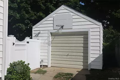 22 Alice Street, Merrick, NY 11566 - Photo 3