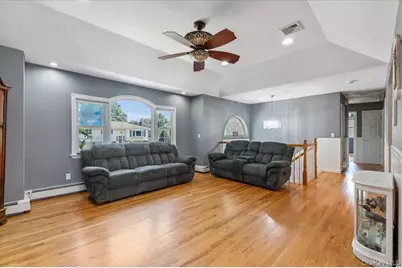 16 Taft Avenue, Bethpage, NY 11714 - Photo 5