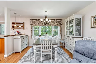 276 Parkway Drive, Calverton, NY 11933 - Photo 11