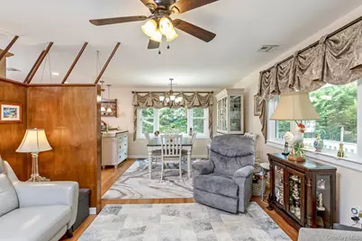 276 Parkway Drive, Calverton, NY 11933 - Photo 9