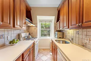 2 Alden Pl, Bronxville, NY 10708 - Photo 7