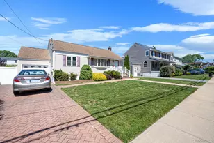 52 Eastlake Ave, Massapequa Park, NY 11762 - Photo 3