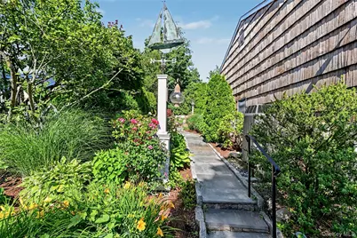114 Fairfax Avenue, Hawthorne, NY 10532 - Photo 23