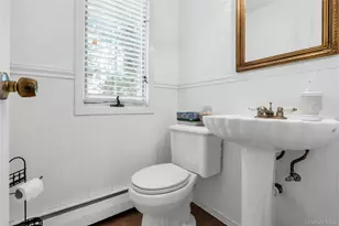 34 Aberdeen Rd, Smithtown, NY 11787 - Photo 9
