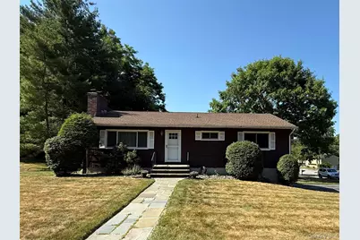 7 Richmond Road, Poughkeepsie, NY 12603 - Photo 1