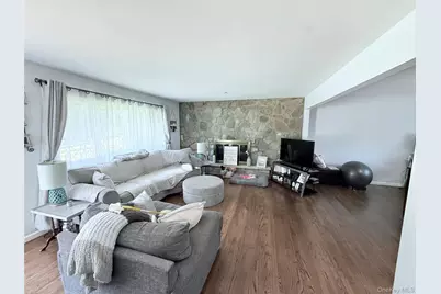 7 Richmond Road, Poughkeepsie, NY 12603 - Photo 3