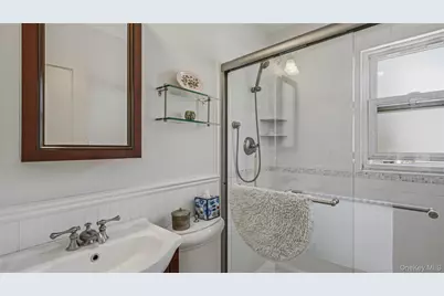 65 Stewart Avenue, Garden City, NY 11530 - Photo 11