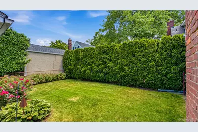 65 Stewart Avenue, Garden City, NY 11530 - Photo 17