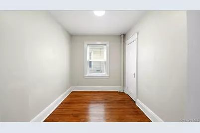 832 Calhoun Avenue, Bronx, NY 10465 - Photo 9