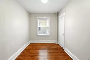 832 Calhoun Ave, Bronx, NY 10465 - Photo 9