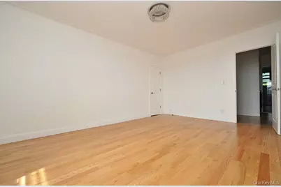 1 Broad Parkway #5R, White Plains, NY 10601 - Photo 21