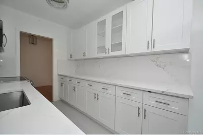 1 Broad Parkway #5R, White Plains, NY 10601 - Photo 13