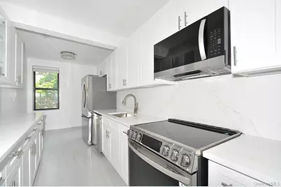 1 Broad Parkway #5R, White Plains, NY 10601 - Photo 3