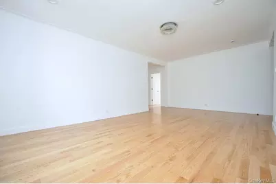 1 Broad Parkway #5R, White Plains, NY 10601 - Photo 9