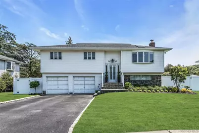15 Lois Lane, Old Bethpage, NY 11804 - Photo 1