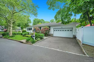 1 Pioneer Blvd, Huntington Station, NY 11746 - Photo 3