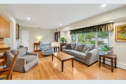 1 Pioneer Boulevard, Huntington Station, NY 11746 - Photo 15